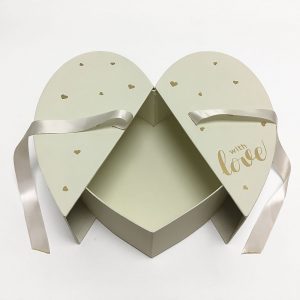 Ivory Valentine's Heart Shape Flower Box