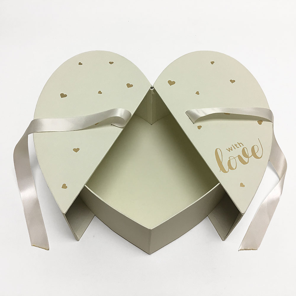 Ivory Valentine's Heart Shape Flower Box