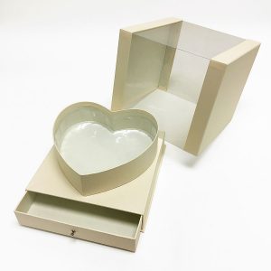 W7246 Ivory Clear Square PVC Flower Box With Heart Shape in the Middle