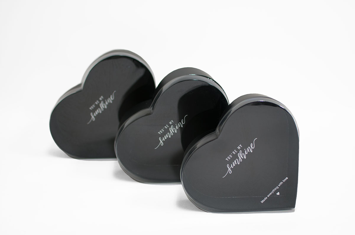 W9824 Clear Lid Black Heart Shape Flower Box Set of 3 W9824 Clear Lid Black Heart Shape Flower Box Set of 3