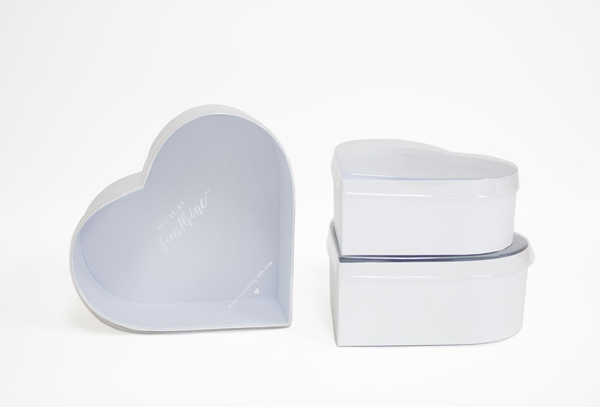 W9825 Clear Lid White Heart Shape Flower Box Set of 3