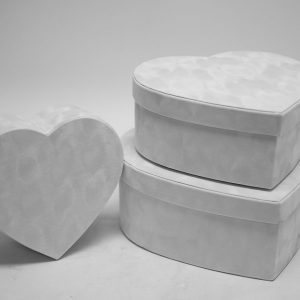 w7230-white-velvet-heart-shaped-box-set-of-3