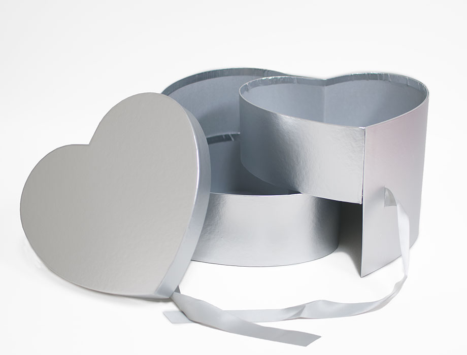W7492 Silver Heart Shape Flower Box (Two-Layers)