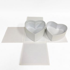 w7192-white-square-surprise-box-with-double-layer-hearts