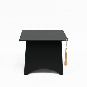 w5269-black-graduation-cap-flower-box